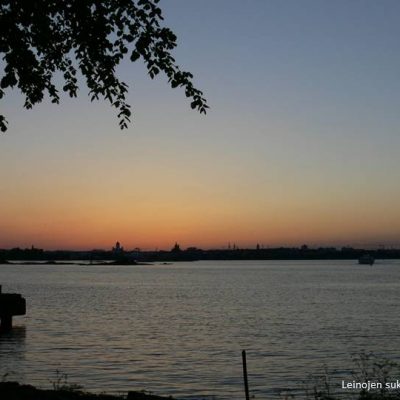 Helsinki auringon laskiessa